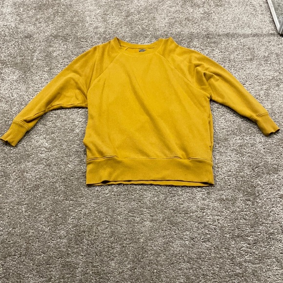 3 FOR $25 Yellow Aerie Sweatshirt with pockets - Picture 1 of 3